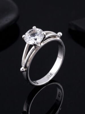 Cincin Wanita Perak Asli 925 White Topaz Brooklyn MiniCincin Wanita Perak Asli 925 White Topaz Brooklyn Mini 6