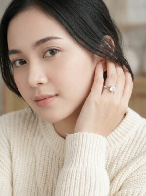 Cincin Wanita Perak Asli 925 White Topaz Brooklyn Mini 2