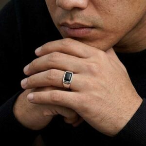 Cincin Pria Perak Bali Siver 925 Black Handmade Onyx Natural Signet Canero pada jari cowok