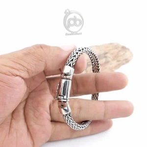 Detail kerapihan ukiran motif sisik naga gelang perak pria 925