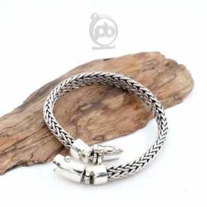Sistem pengunci catch lock kokoh pada gelang sisik naga pria perak