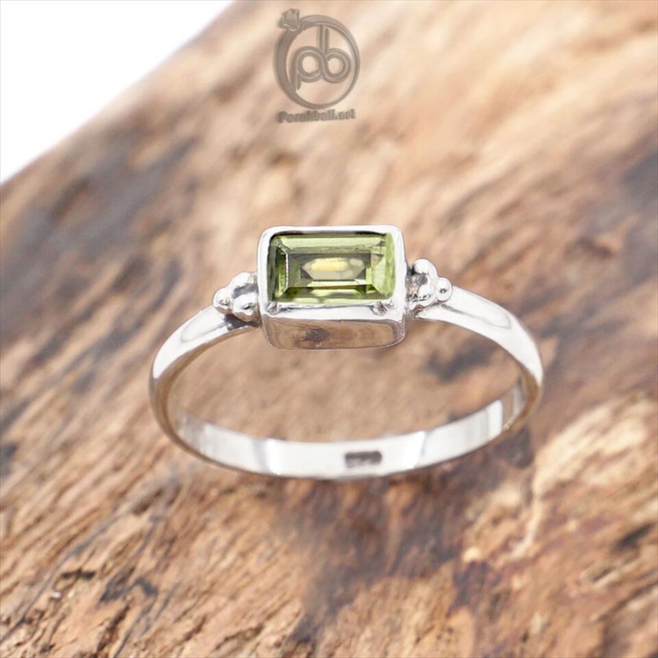 Cincin Perak 925 Asli Wanita Natural Peridot Hijau Baguette Cerrado