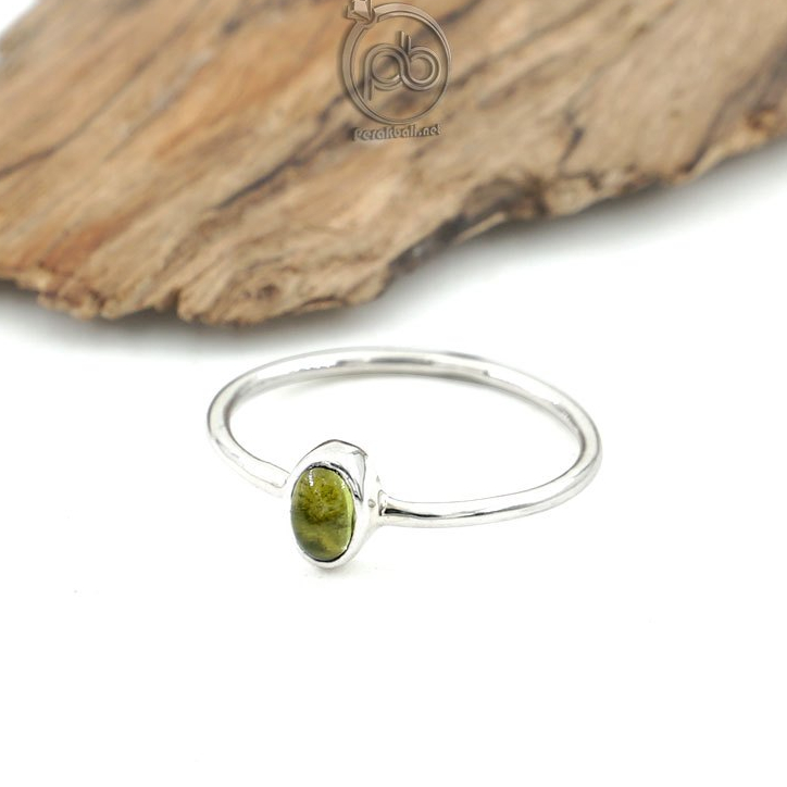 Cincin Imut Wanita Perak 925 Natural Green Oval Peridot Valimini