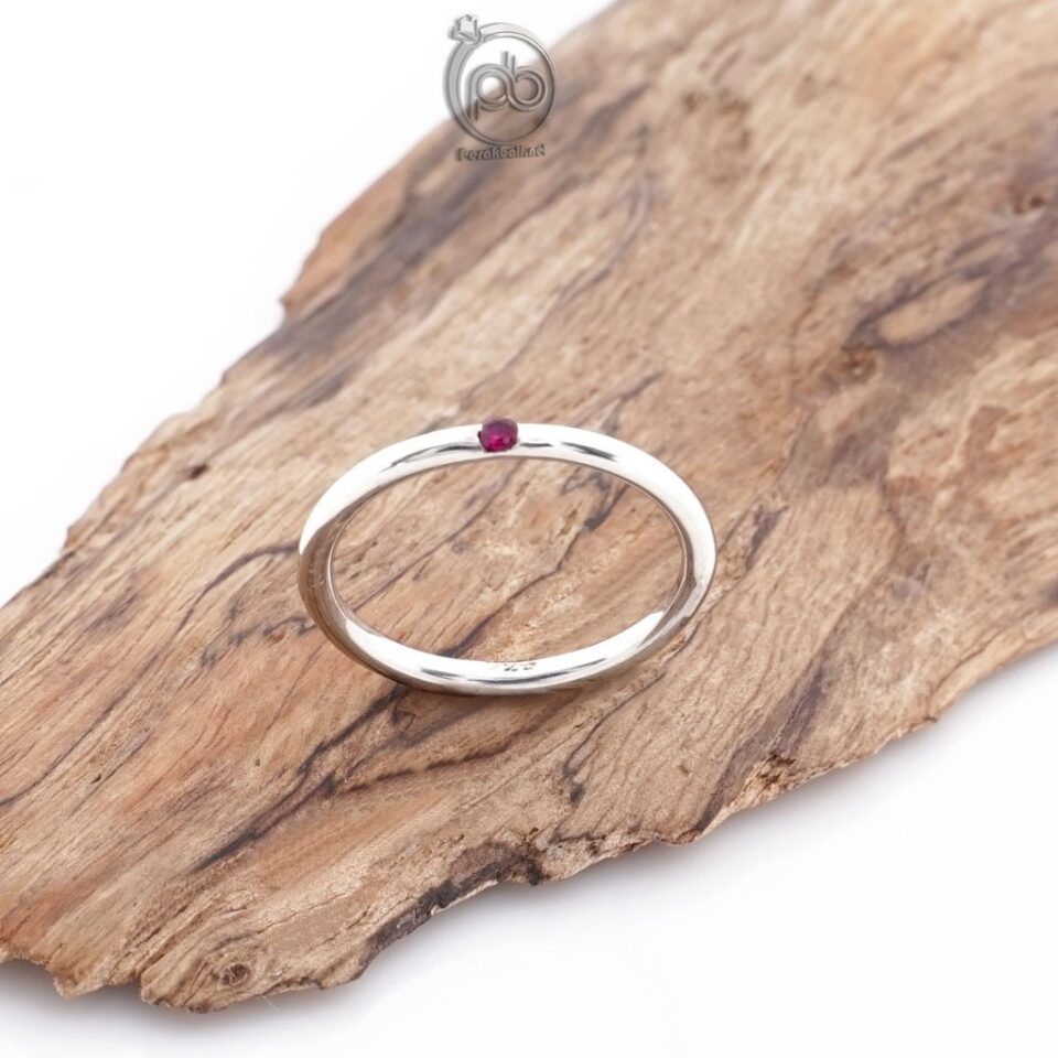 Cincin Simple elegant Wanita Pria Mini Red Zircon Perak 925 Elegina