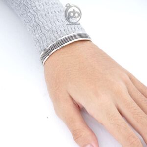 Gelang Open Bangle Wanita Pria Perak 925 Pipih Jalin Tali Virtuoso ilustrasi model