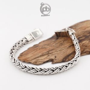 tampilan close up gelang rantai perak 925 chain link