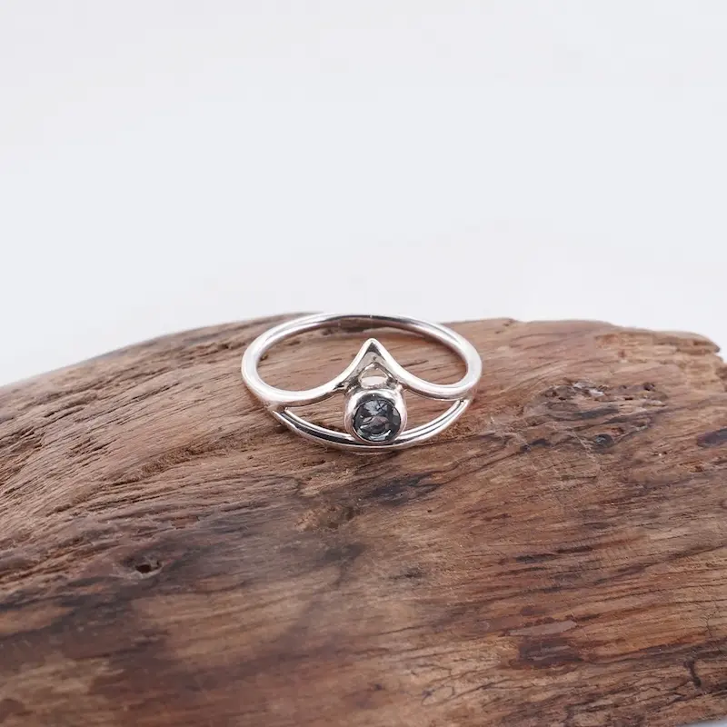 Simple Cincin Wanita Perak 925 Natural Mini Sky Topaz Vivarini
