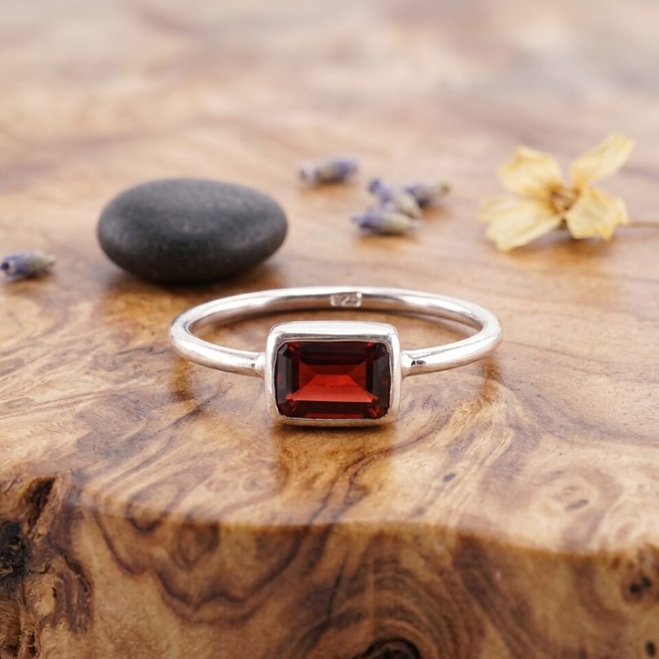 Cincin Wanita Perak Bali Asli 925 Cincin Natural Red Garnet Ginona 1