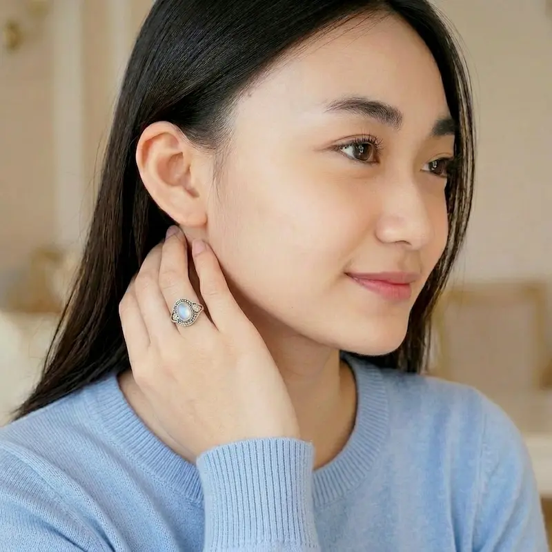 Cincin Moonstone Wanita Pria Perak 925 Asli Daun Munacika Batu 6x8mm