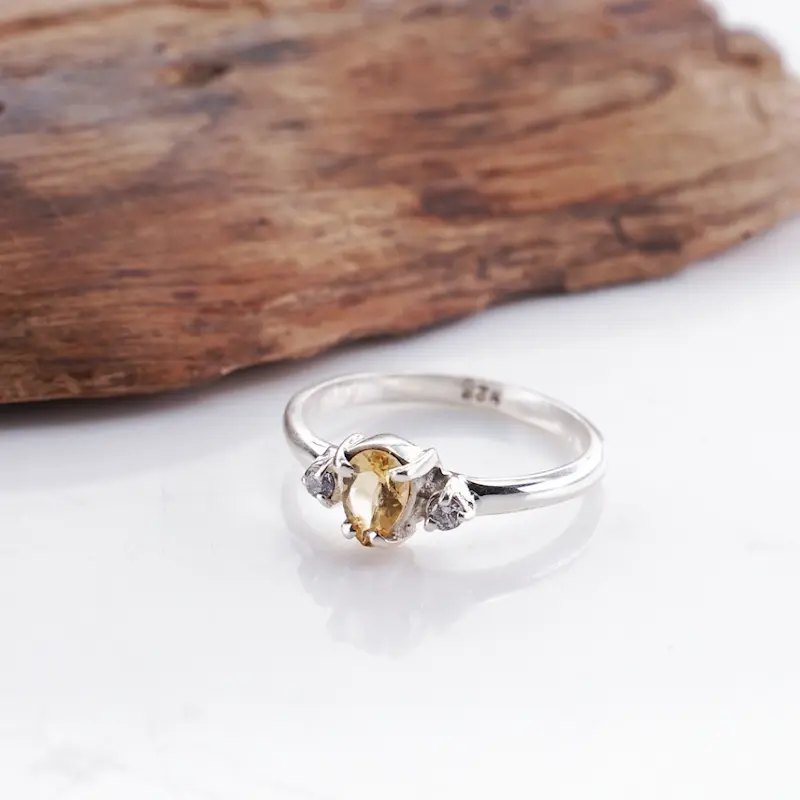 cincin wanita batu citrine kecil elegan