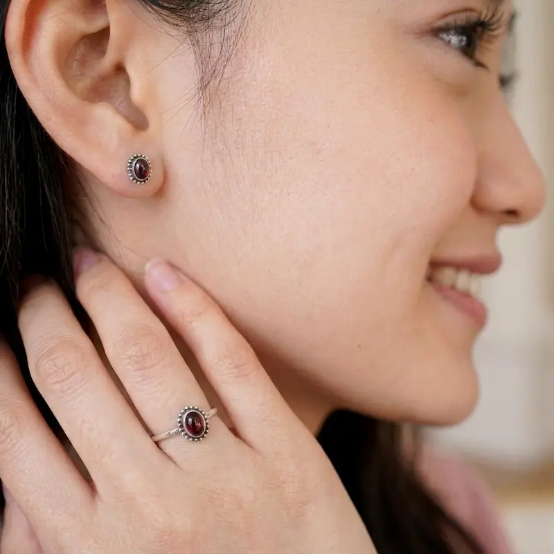 dimensi-motif-anting-perak-asli-925-jawanova Proporsi ukuran dan dimensi motif anting perak asli 925 jawanova yang minimalis.