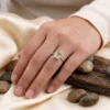 cincin perak 925 asli wanita di jari tampak depan