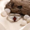 Cincin wanita perak asli 925 model Garniyana hiasan batu natural red garnet tampak depan