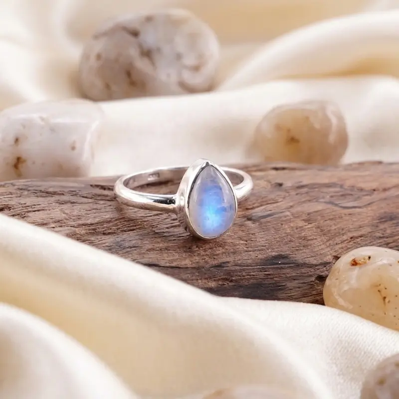 detail ukiran bali cincin perak moonstone