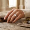 Natural Cat Eye Moonstone pada cincin Chatoyara