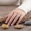 Detail batu Cat Eye Moonstone cincin Chatoyara