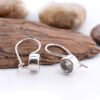 anting-hook-imut-wanita-perak-925-dipakai-di-telinga