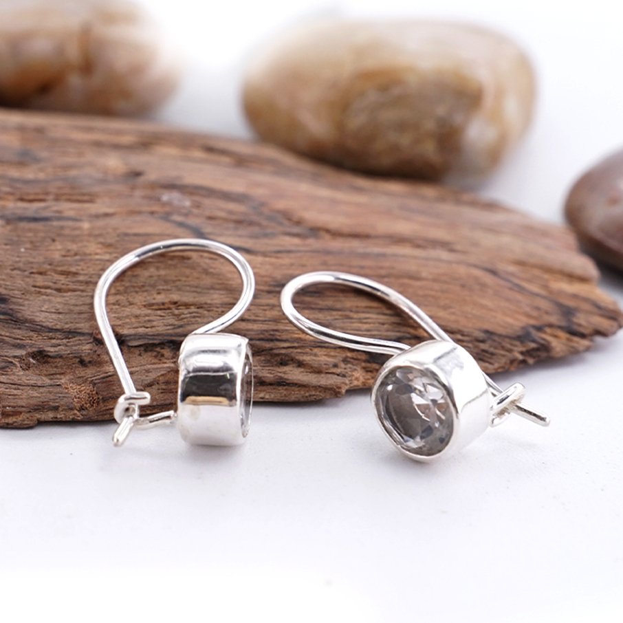 anting-hook-imut-wanita-perak-925-dipakai-di-telinga